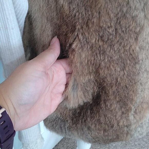 LaRok Luxe 100% Rabbit Fur Vest - Picture 9 of 16